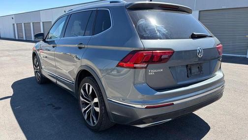 Platinum Gray Metallic 2019 Volkswagen Tiguan 2.0T SEL R-Line 4MOTION