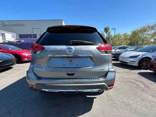 2018 Nissan Rogue SV