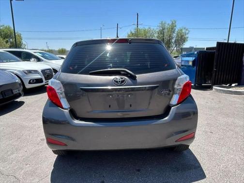 2013 Toyota Yaris LE