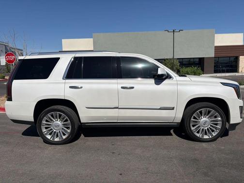 Crystal White Tricoat 2020 Cadillac Escalade Platinum