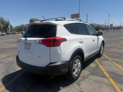 Super White 2013 Toyota RAV4 LE