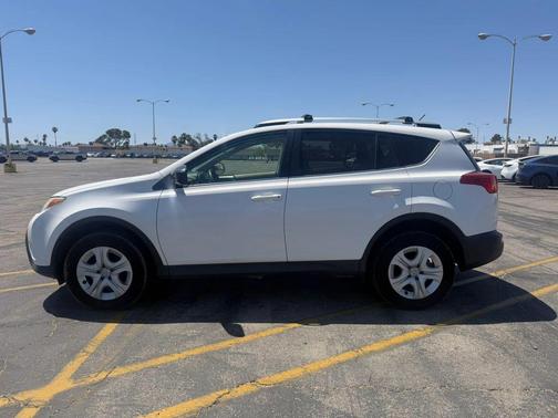 Super White 2013 Toyota RAV4 LE