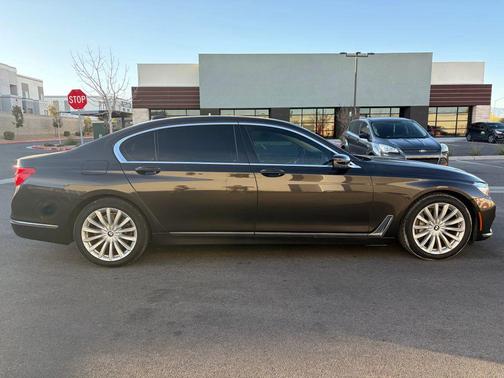 2017 BMW 740 740i Sedan 4D