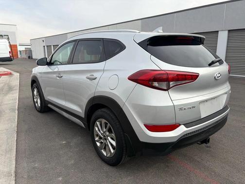 2017 Hyundai TUCSON SE Plus