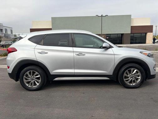 2017 Hyundai TUCSON SE Plus