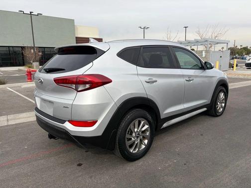 2017 Hyundai TUCSON SE Plus