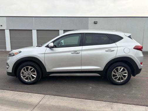 2017 Hyundai TUCSON SE Plus