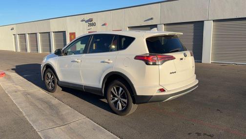 Super White 2018 Toyota RAV4 XLE