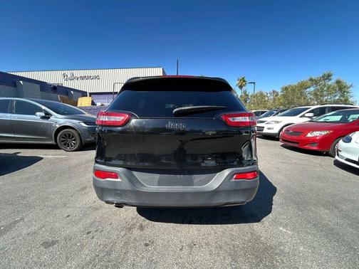 Diamond Black Crystal Pearlcoat 2017 Jeep Cherokee Sport