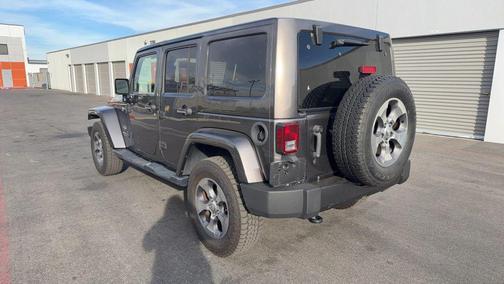 Granite Crystal Metallic Clearcoat 2017 Jeep Wrangler Unlimited Sahara
