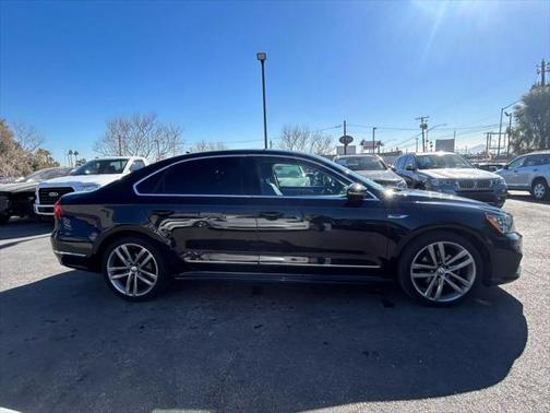 2017 Volkswagen Passat 1.8T R-Line w/Comfort