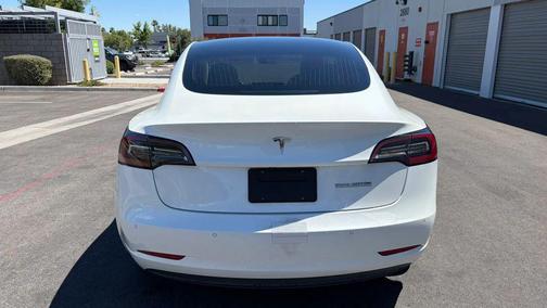 Pearl White Multi-Coat 2019 Tesla Model 3 Performance