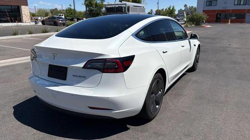 Pearl White Multi-Coat 2019 Tesla Model 3 Performance