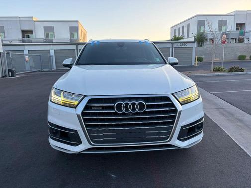 Glacier White 2017 Audi Q7 3.0T Prestige