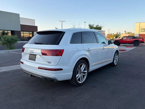 Glacier White 2017 Audi Q7 3.0T Prestige