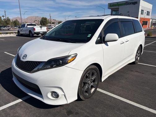 2016 Toyota Sienna SE