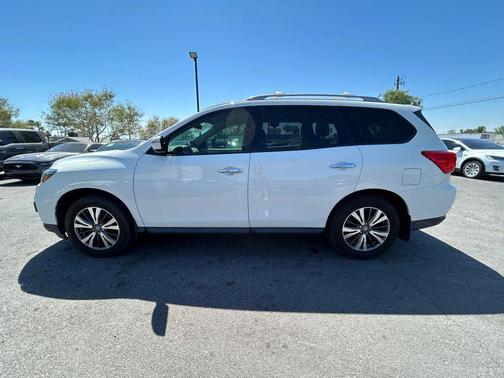 2017 Nissan Pathfinder S