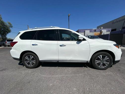 2017 Nissan Pathfinder S