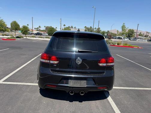 Deep Black Metallic 2013 Volkswagen Golf R 4-Door w/DCC & Navigation