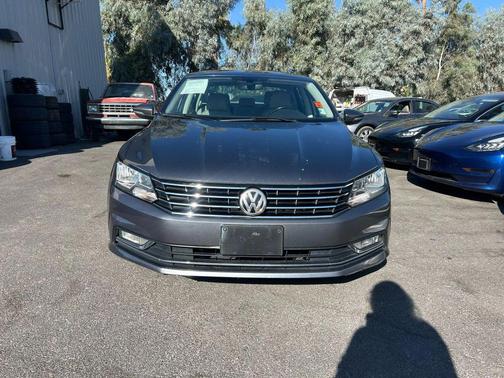 2016 Volkswagen Passat 1.8T SE w/Technology