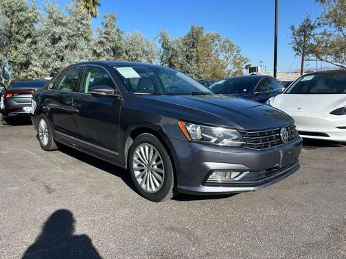 2016 Volkswagen Passat 1.8T SE w/Technology