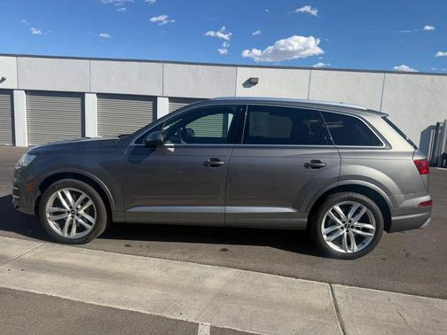 Gray 2017 Audi Q7 3.0T Prestige