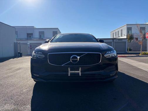 2019 Volvo S90 T5 Momentum