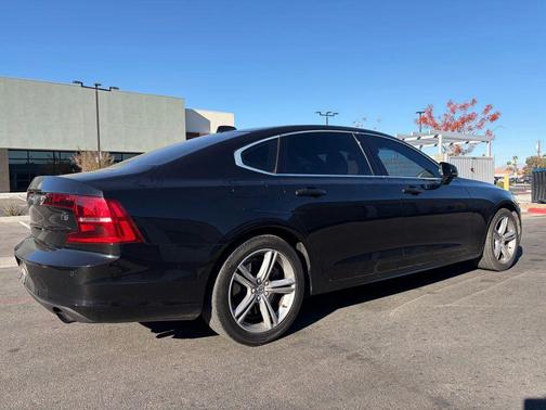 2019 Volvo S90 T5 Momentum