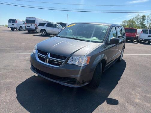 Granite Crystal Clearcoat Metallic 2017 Dodge Grand Caravan SE