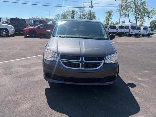 Granite Crystal Clearcoat Metallic 2017 Dodge Grand Caravan SE