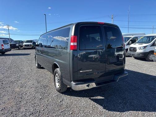2017 Chevrolet Express 3500 LT