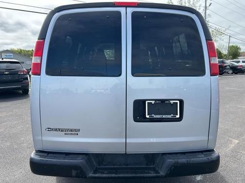 2016 Chevrolet Express 2500 LS