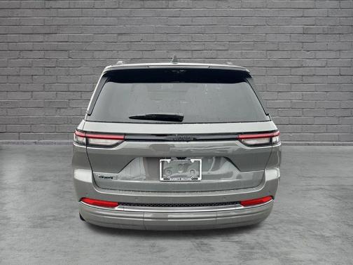 Sting-Gray Clearcoat 2027 Jeep Grand Cherokee Limited Reserve 4x4