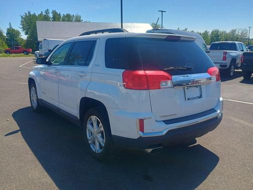 Summit White 2017 GMC Terrain SLE-2