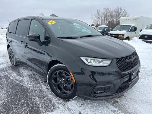 2023 Chrysler Pacifica Hybrid Touring L