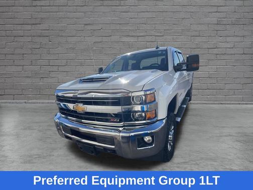 Summit White 2018 Chevrolet Silverado 2500 LT