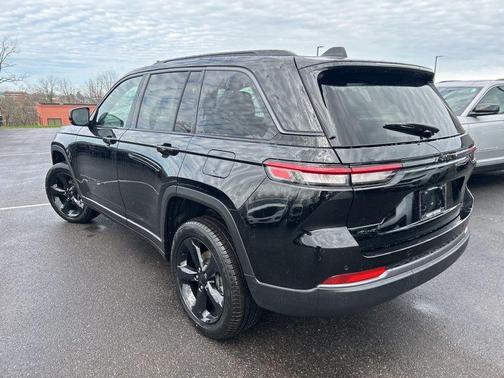 Diamond Black 2026 Jeep Grand Cherokee Limited