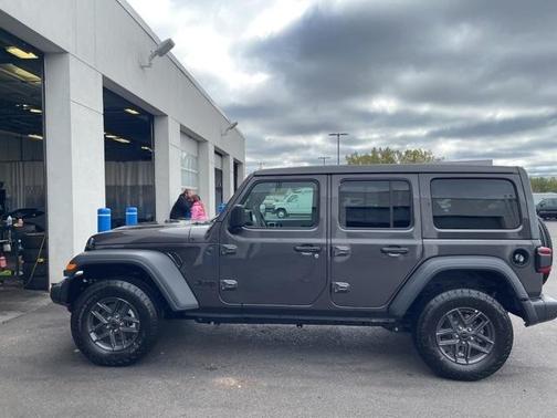 2025 Jeep Wrangler Sport