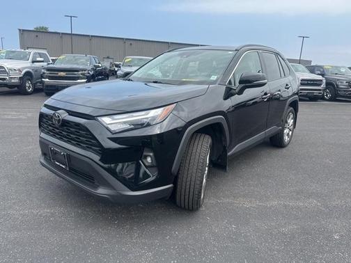 2022 Toyota RAV4 XLE Premium