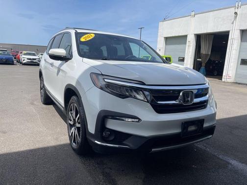 White 2021 Honda Pilot Touring 7-Passenger