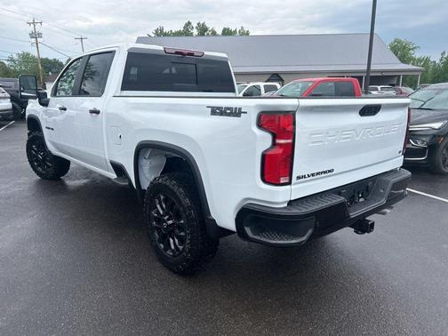 Summit White 2026 Chevrolet Silverado 2500 LT