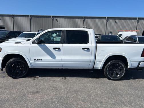 Bright White Clearcoat 2026 RAM 1500 Big Horn/Lone Star