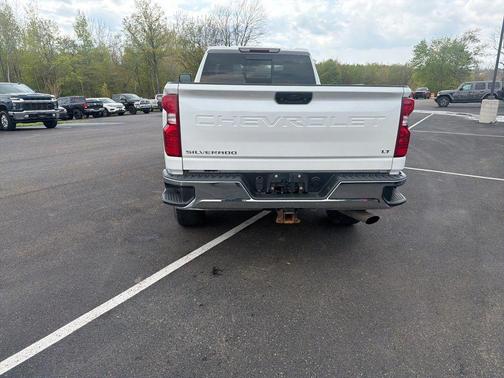 Iridescent Pearl Tricoat 2021 Chevrolet Silverado 2500 LT