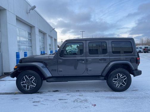Granite Crystal Clearcoat Metallic 2026 Jeep Wrangler Sahara