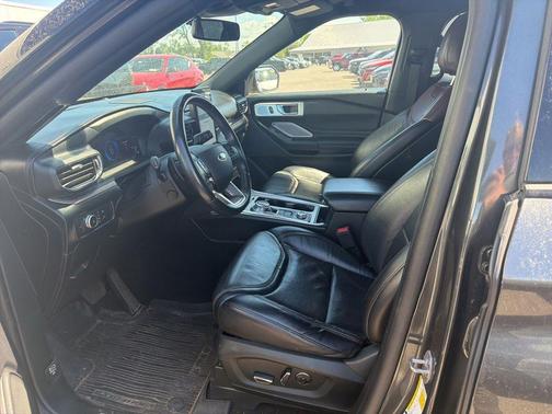 Magnetic 2020 Ford Explorer Platinum