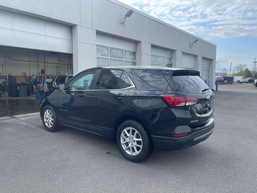 Mosaic Black Metallic 2024 Chevrolet Equinox LT