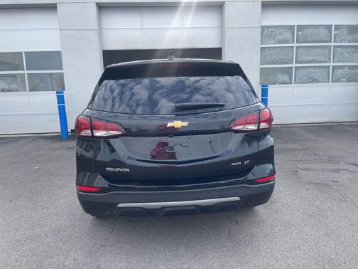 Mosaic Black Metallic 2024 Chevrolet Equinox LT