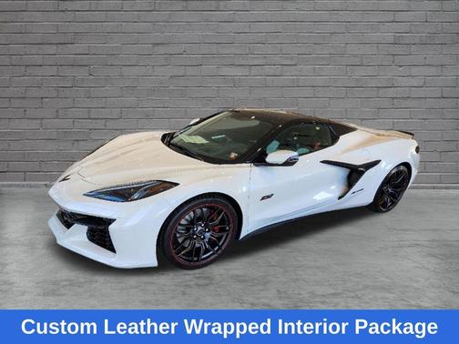 White Pearl Metallic 2023 Chevrolet Corvette Z06