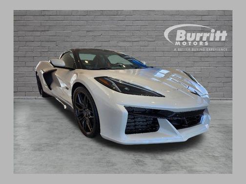 White Pearl Metallic 2023 Chevrolet Corvette Z06