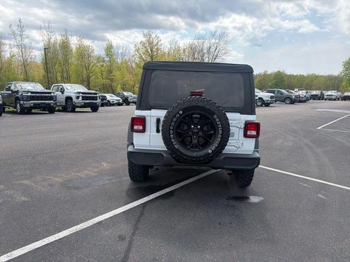 Bright White Clearcoat 2023 Jeep Wrangler Sport